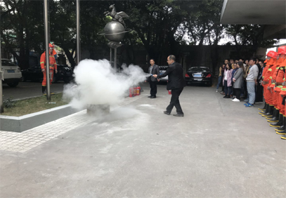 1517626354419340.jpg 消防演習(xí)-4.jpg