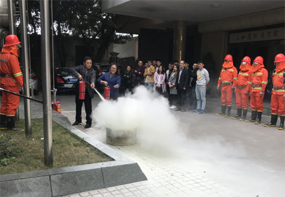 1517626567335676.jpg 消防演習(xí)-8.jpg